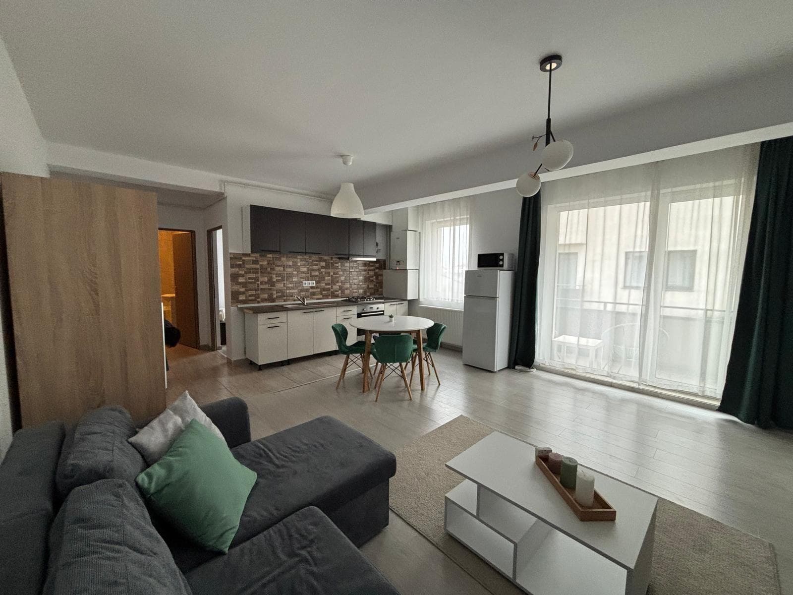 Închiriez apartament cu 2 camere Floresti,  Șesul de Sus