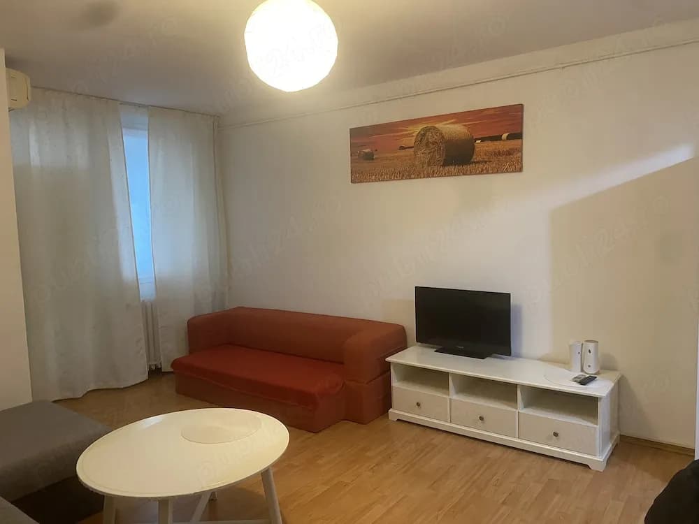 Garsoniera de inchiriat   Titan, langa tramvai, metrou si Parc IOR   295