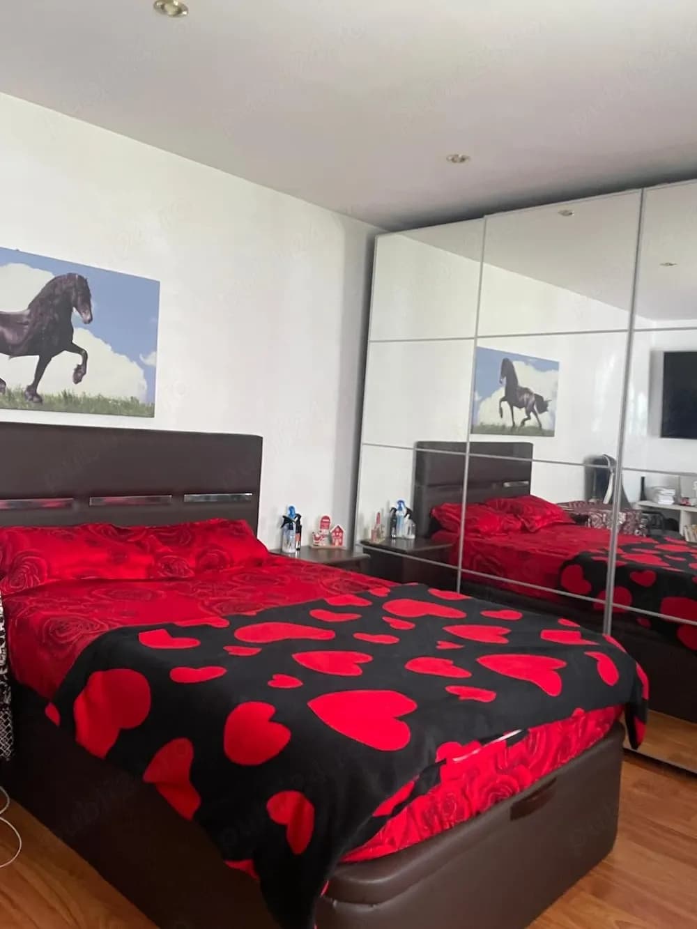 Închiriez garsonieră Lux