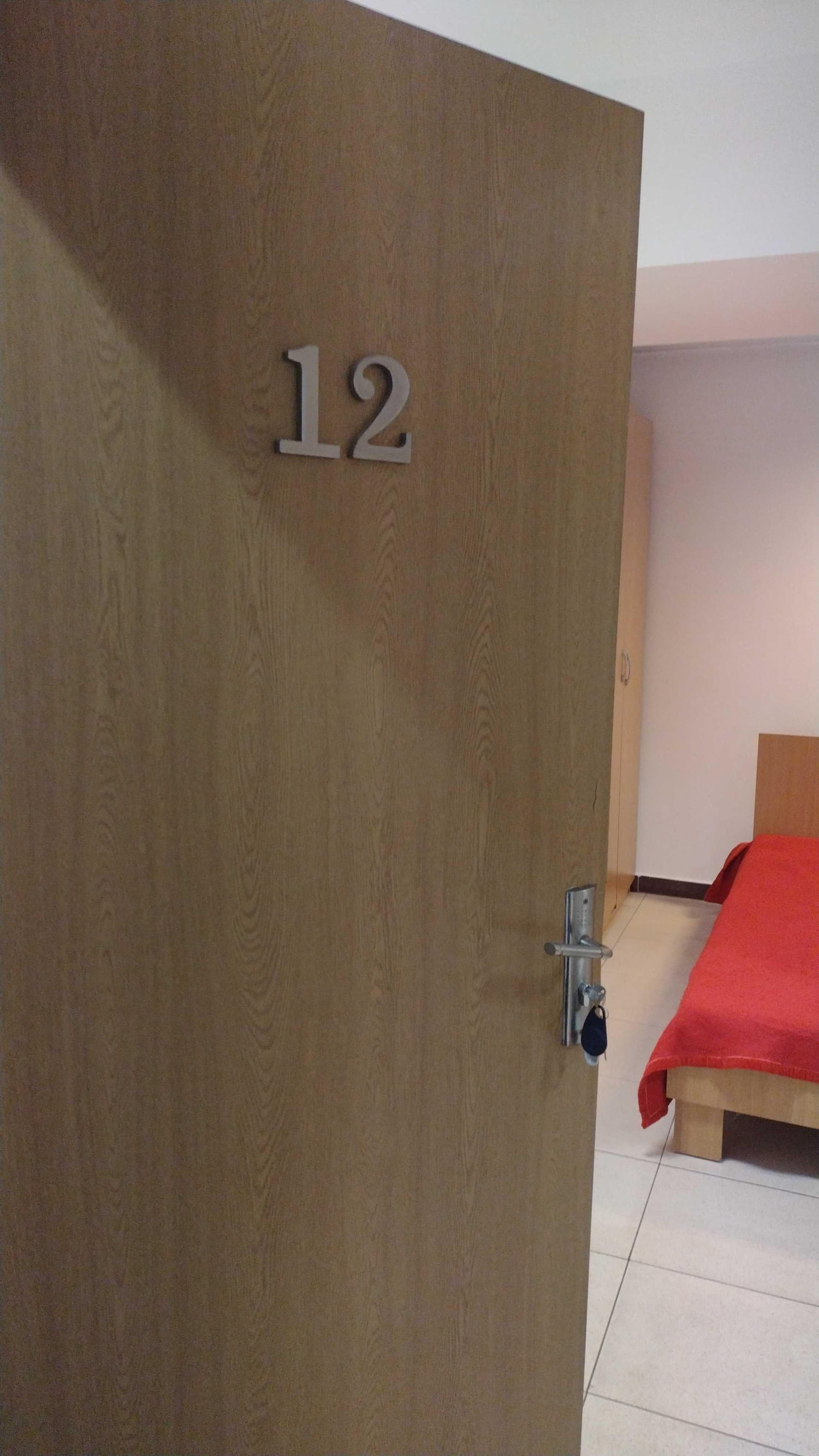 Inchiriez garsoniera  ( langa magazinul Tomis Mall) - imagine 1