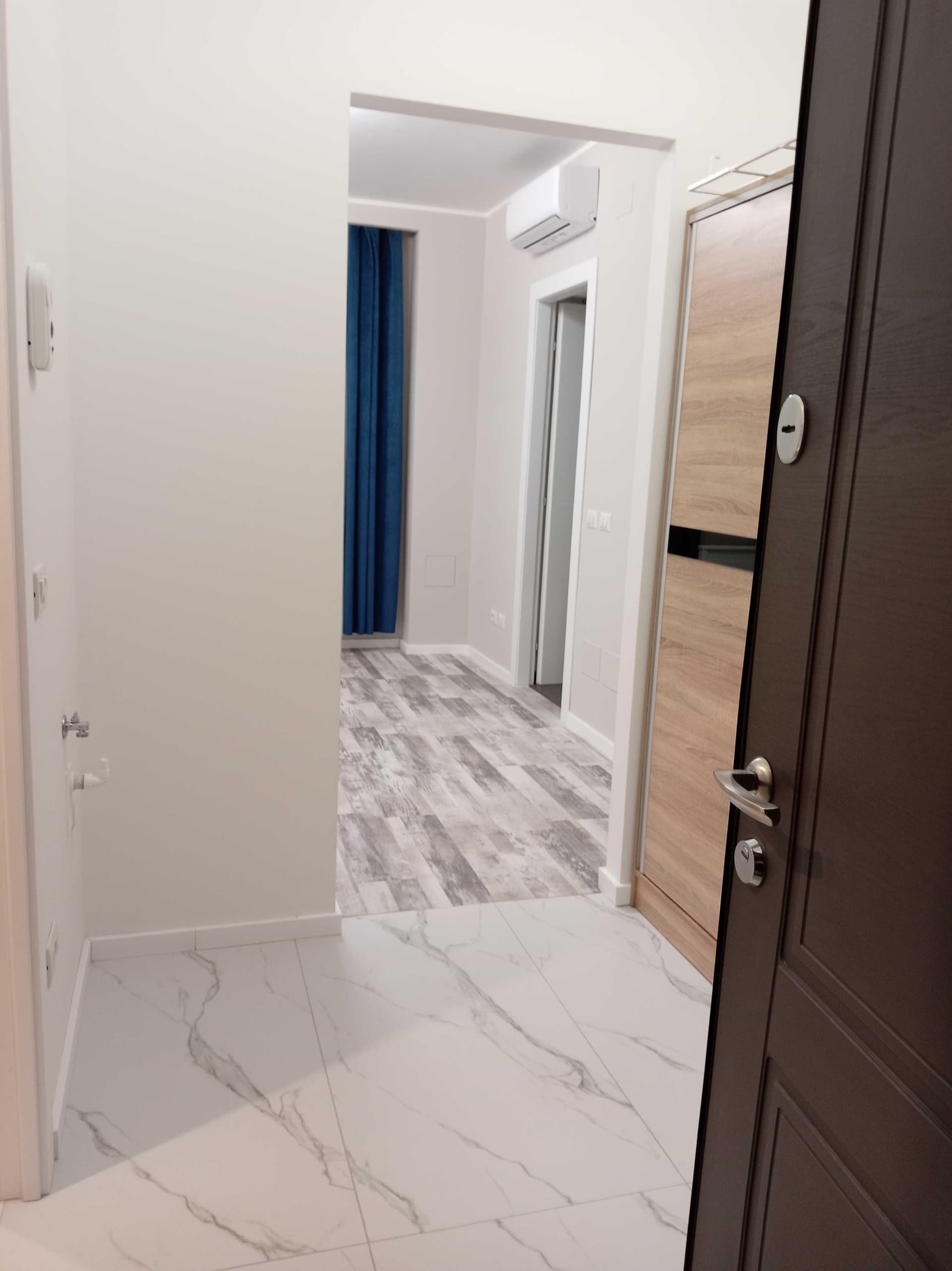 Garsoniera zona Far - imagine 1