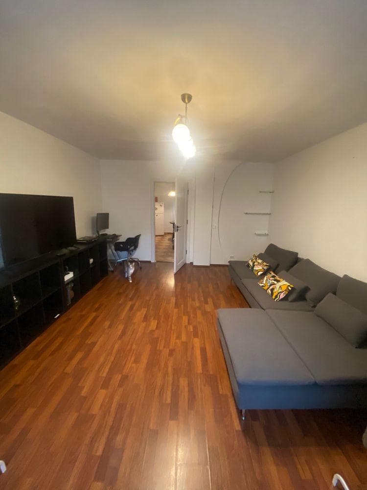 Apartament 3 camere,zona Mall Vitan