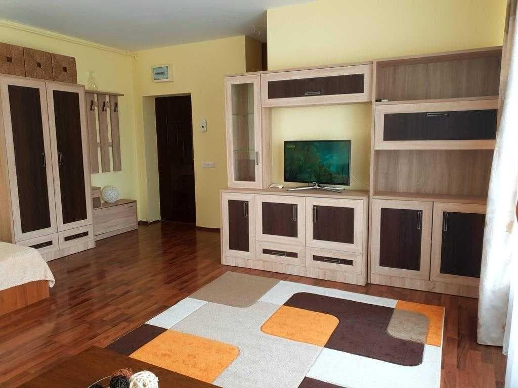 Inchiriez Garsoniera in Rasarit de Soare, Auchan Titan