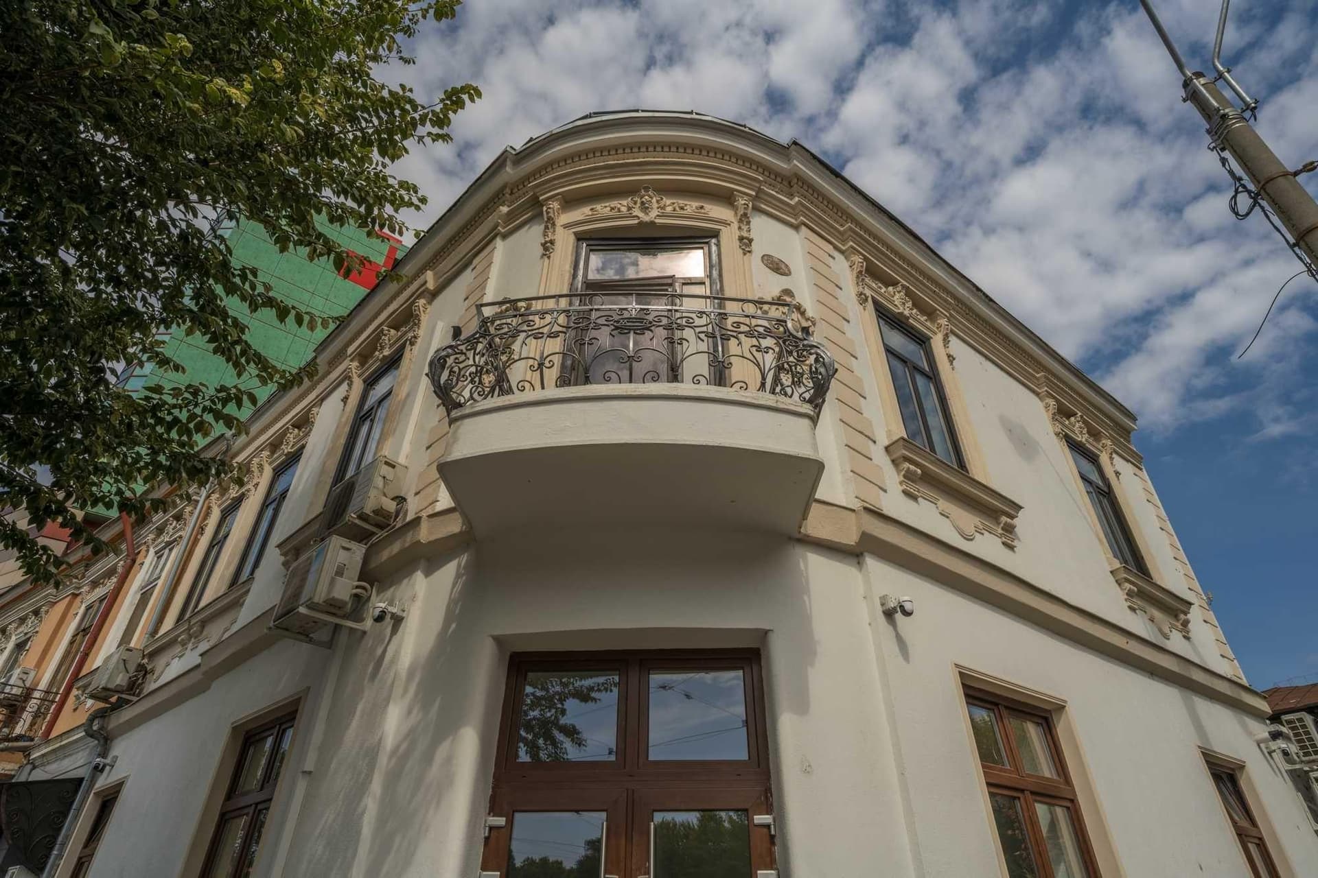 Spatiu comercial stradal Parcul Carol - 80 mp locatie vizibila premium