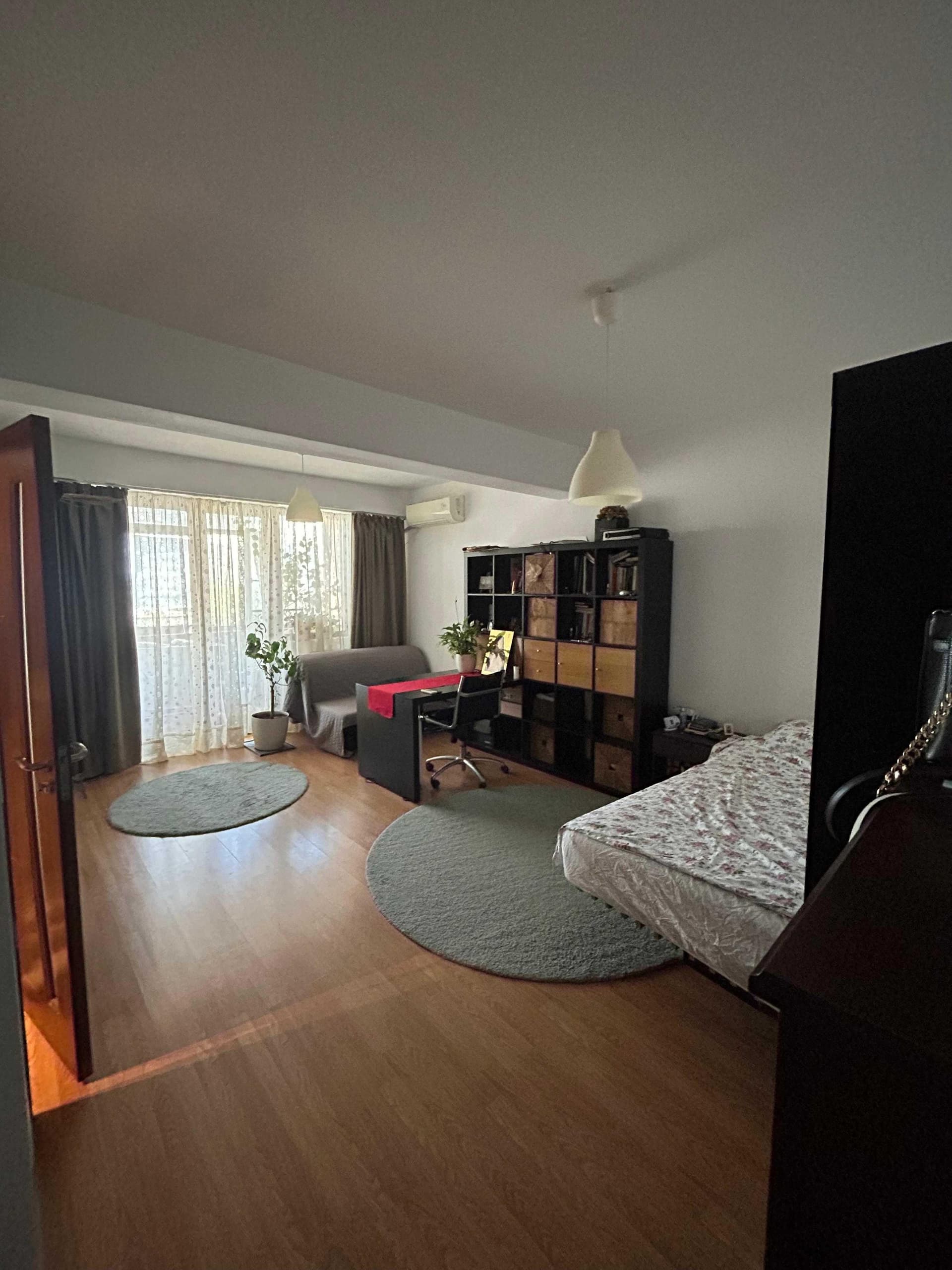 garsoniera Crangasi, Pod Grant