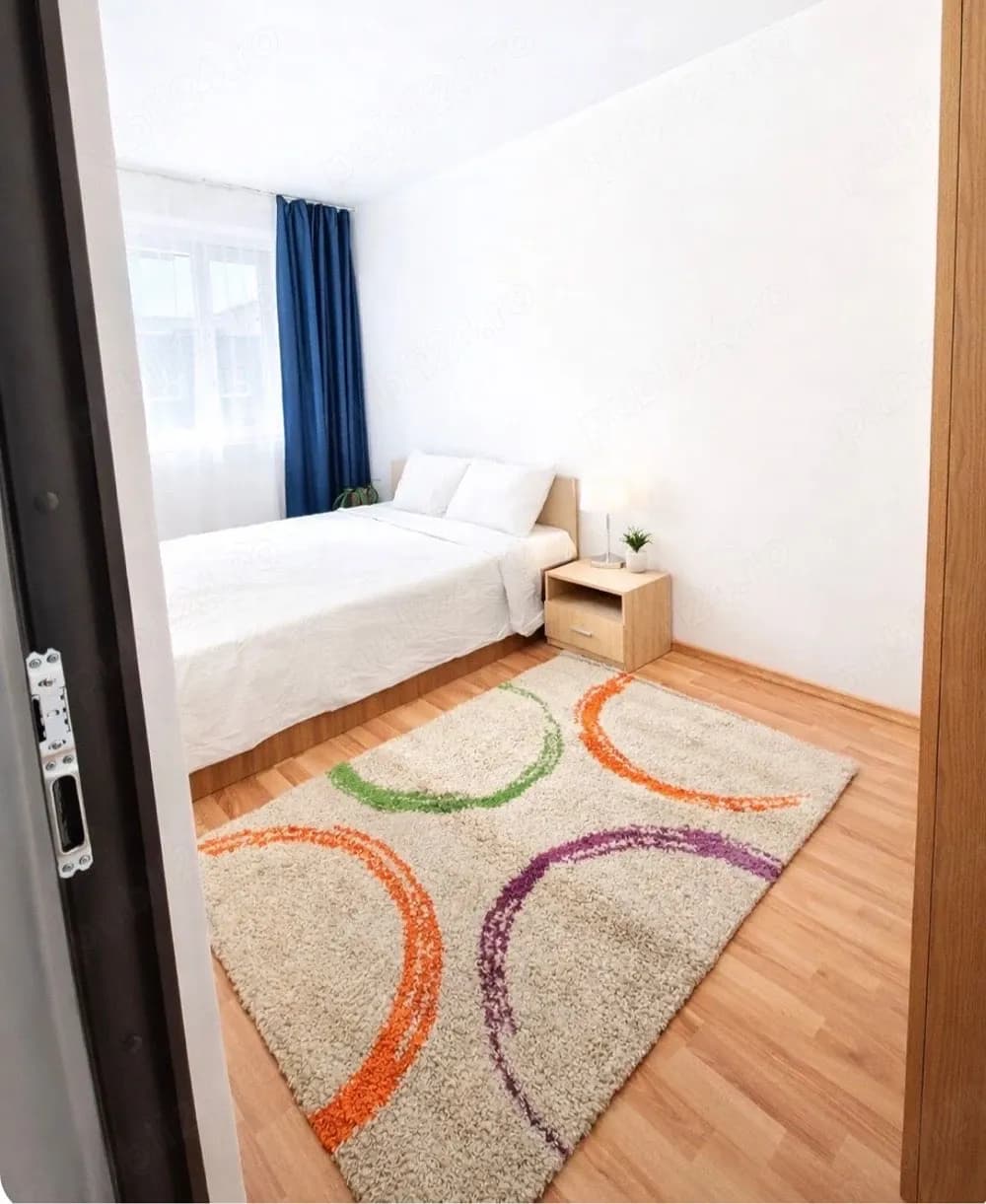 Inchiriez apartament 3 camere - imagine 1