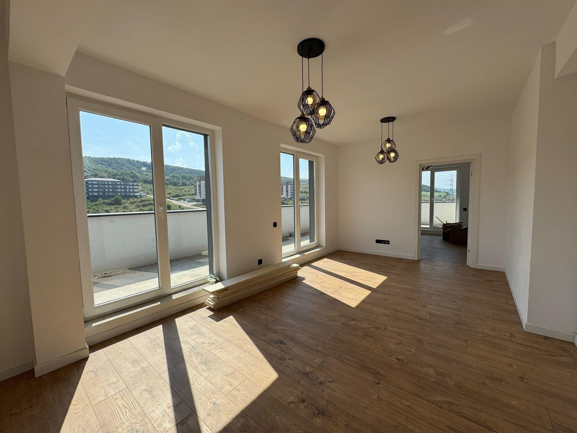 PF. 2 camere, 52 mp + terasa 34 mp, parcare subterana, URUSAGULUI