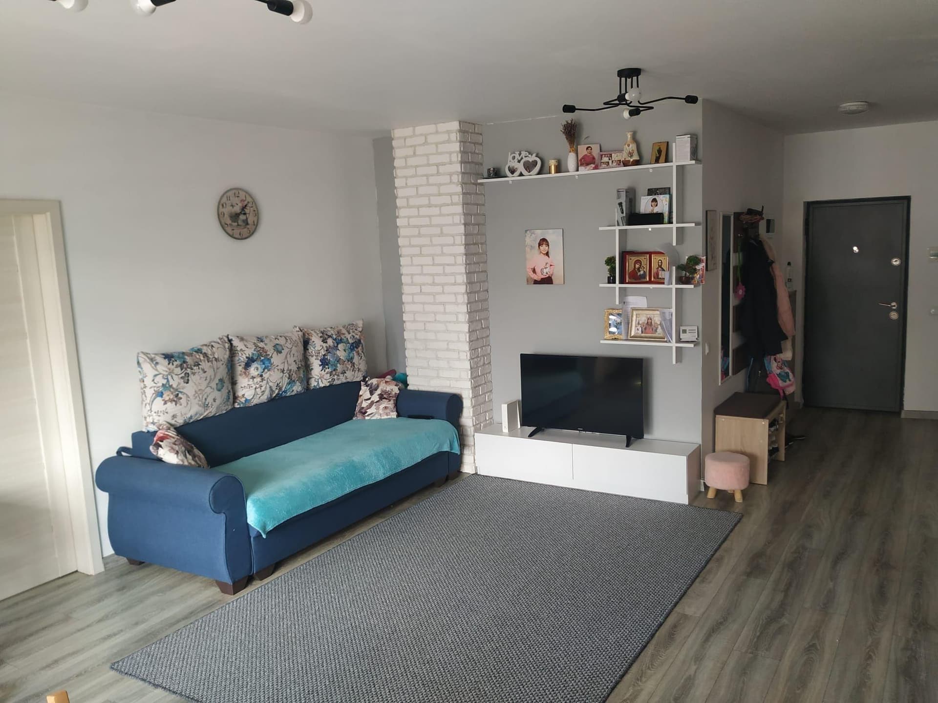 PF închiriez apartament doua camere