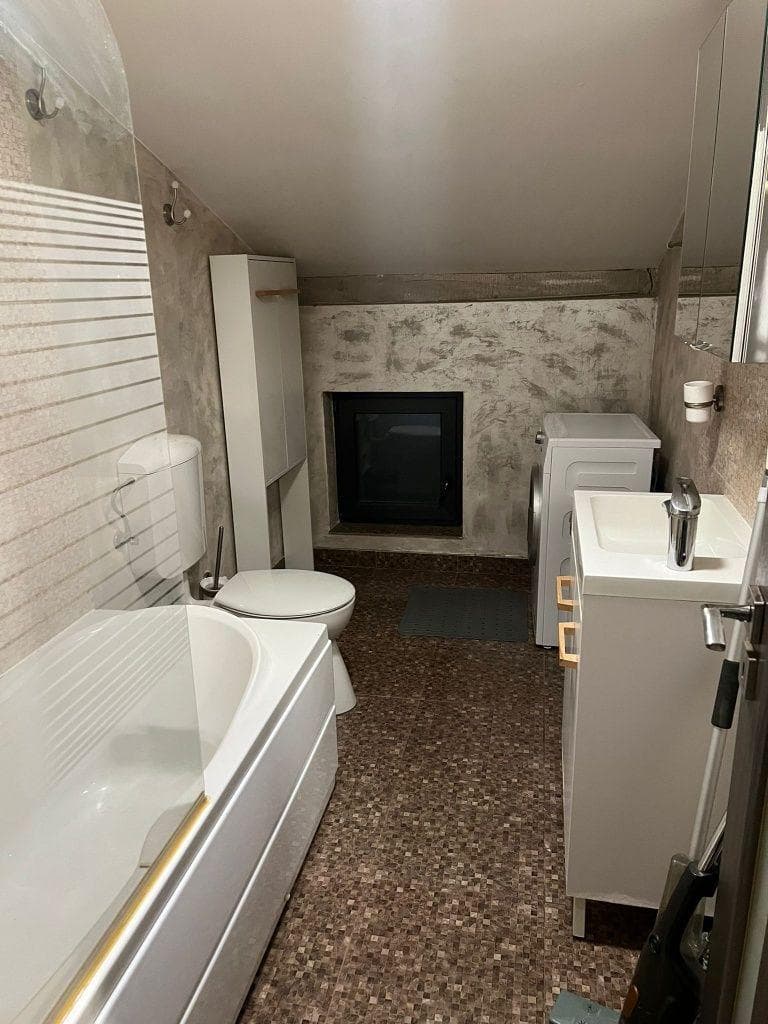 Închiriez apartament 2  camere în Floresti