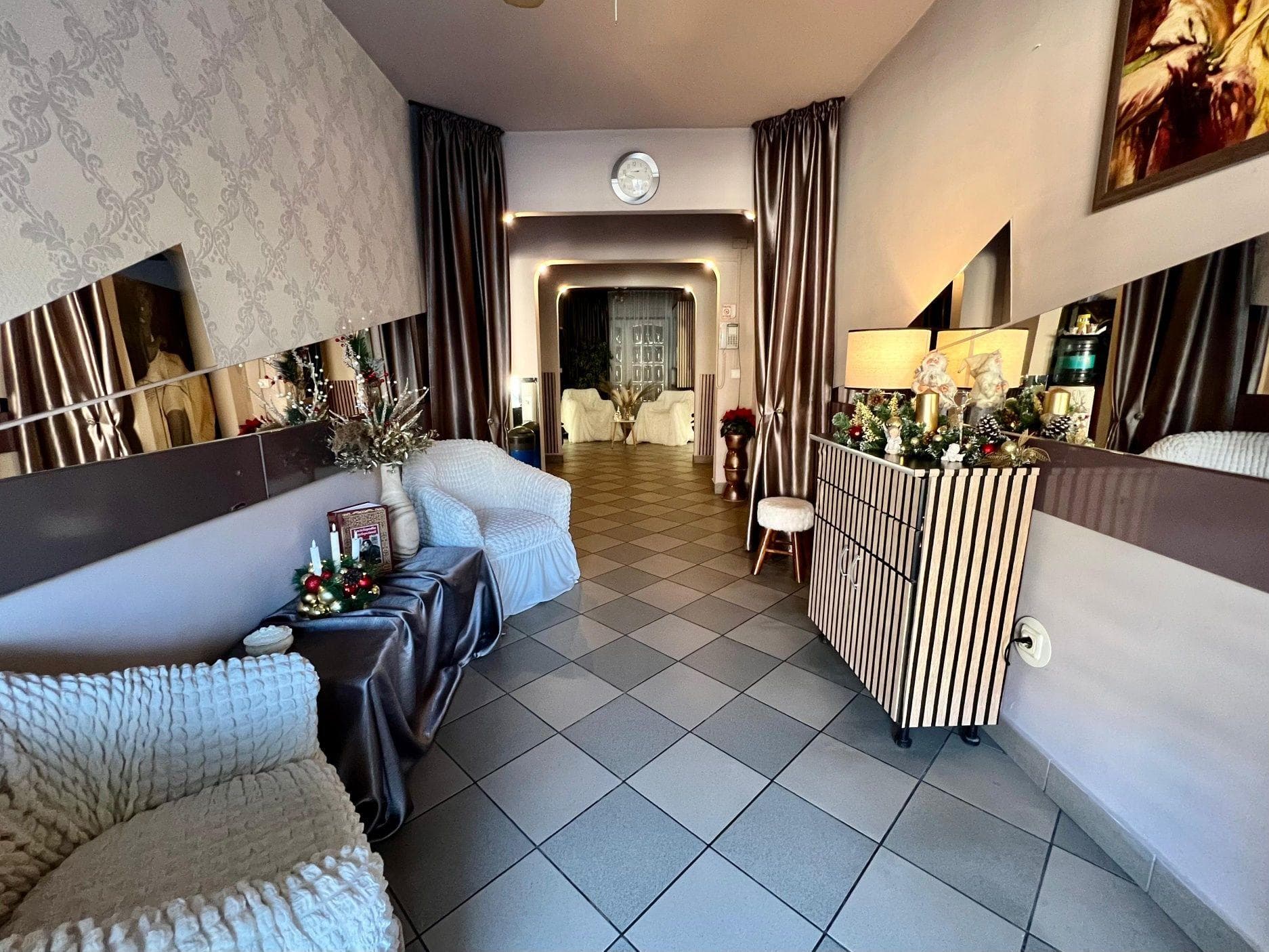 Posturi de inchiriat la Salonul de înfrumusețare Belle-Amie,închiriază - imagine 1