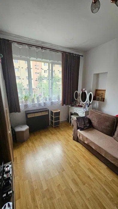 Garsoniera de inchiriat