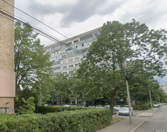 Ap 2 camere în Ploiești   ideal pentru angajați în Parcul Industrial   mutare rapidă din provincie - imagine 1