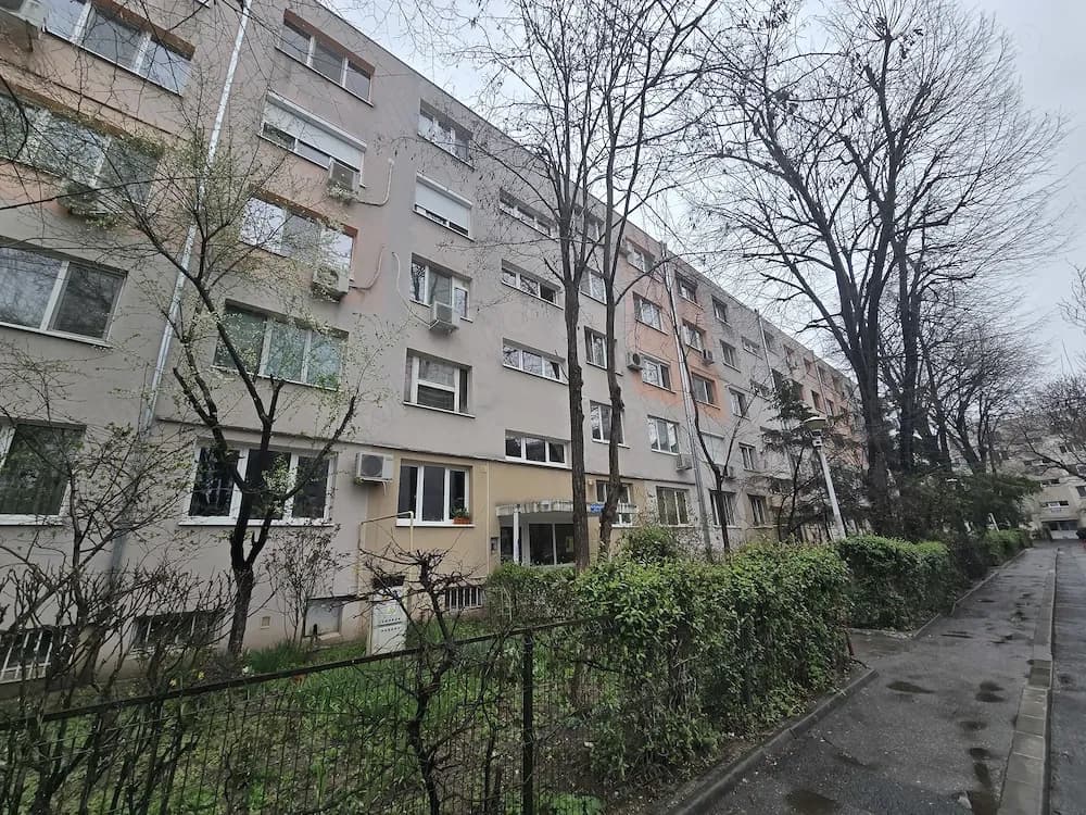 Apartament 3 camere renovabil în Aleea Barajul Bistriței locație de vis! - imagine 1