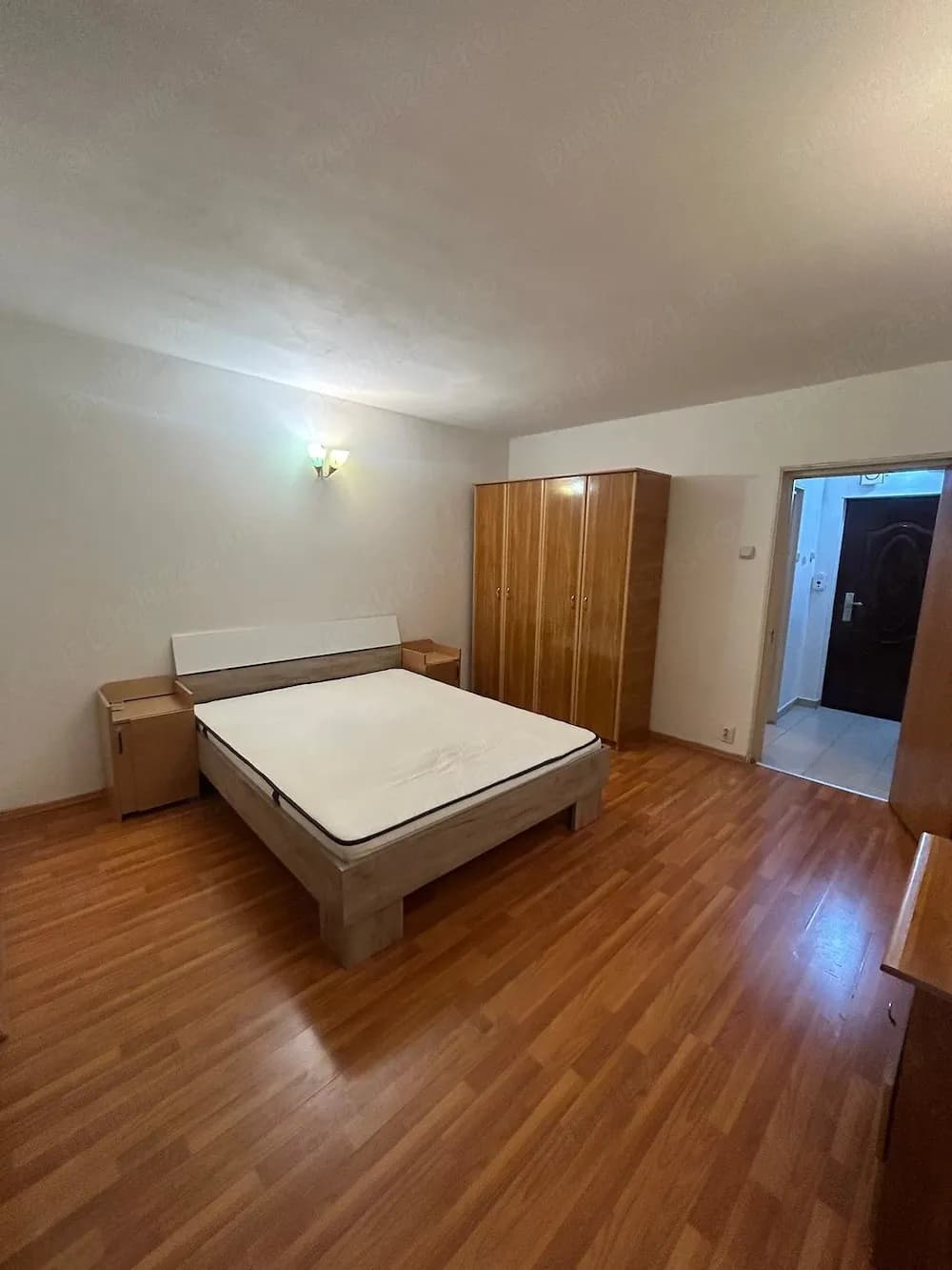 Inchiriez Garsoniera Gorjului lângă piata