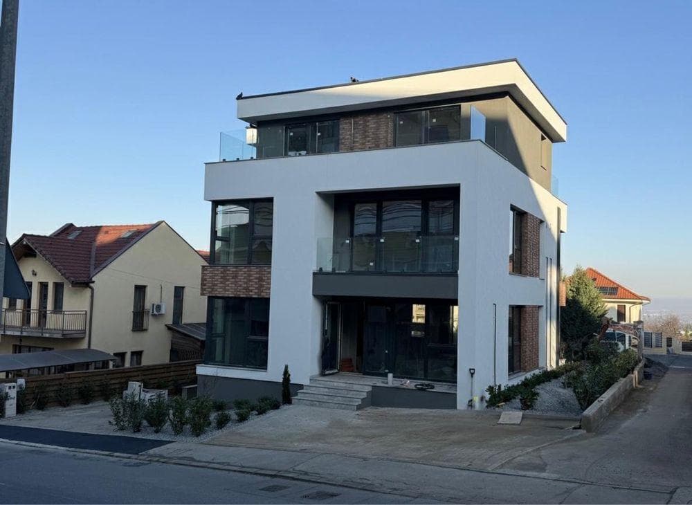 Spatiu comercial de vanzare 220 mp Andrei Muresanu / Buna Ziua