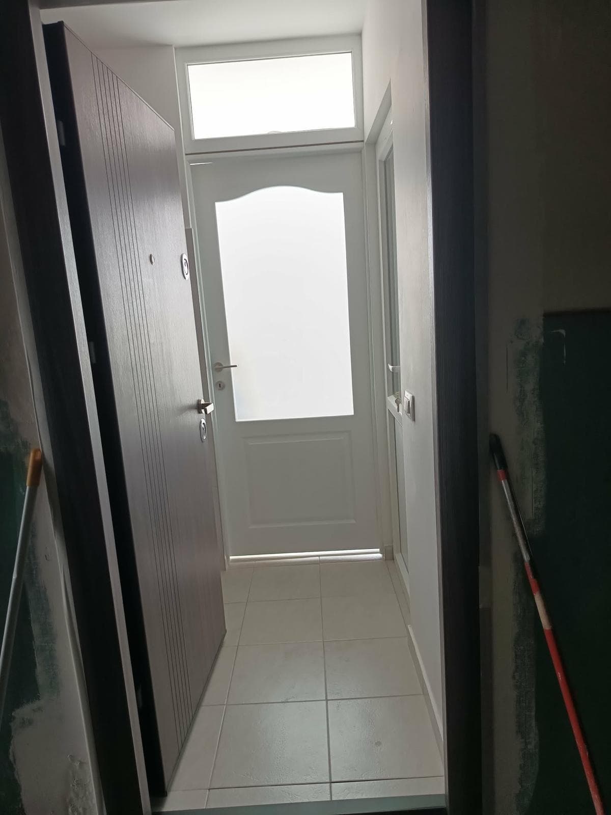 Inchiriez camera de camin facuta garsoniefa