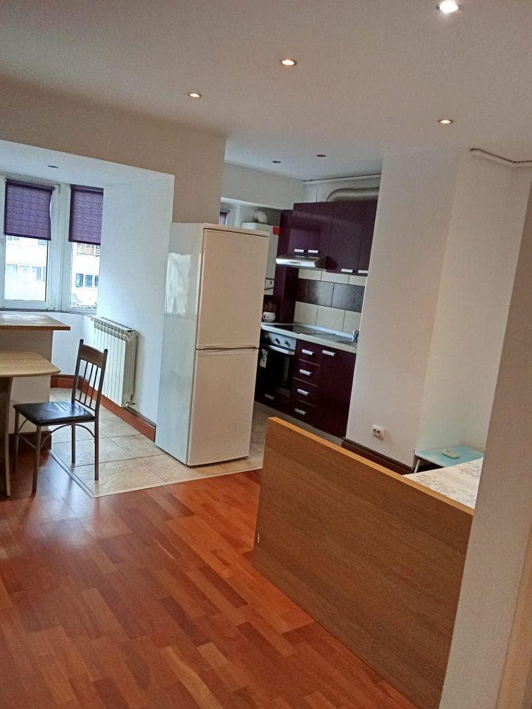 Închiriez garsonieră - imagine 1