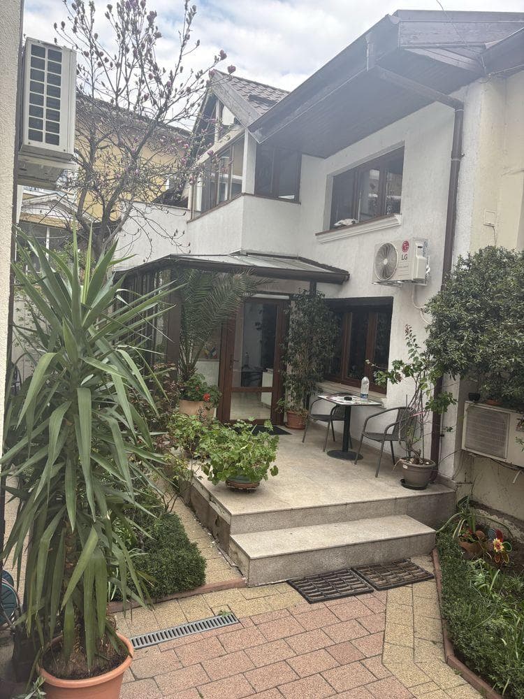 Inchiriez casa, parter plus etaj mansardat