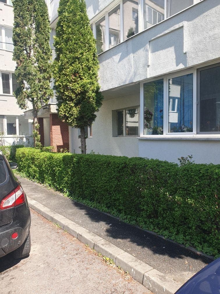 Vând apartament 3 camere,decomandat 65mp cluj