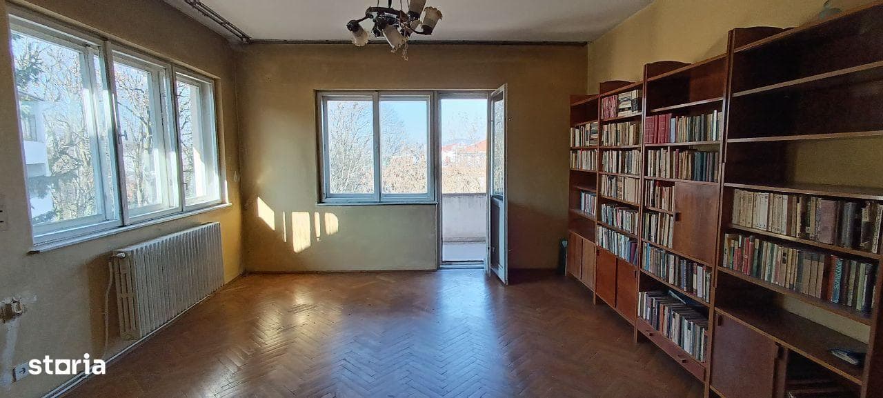 Vand apartament zona centrala - imagine 1