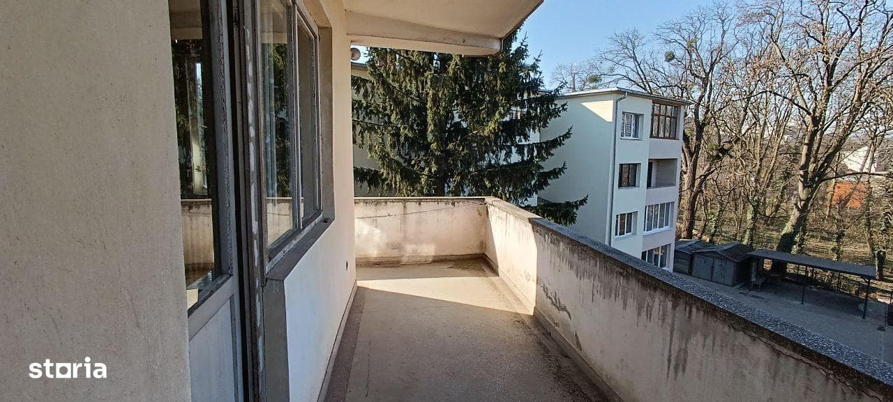 Vand apartament zona centrala - imagine 3