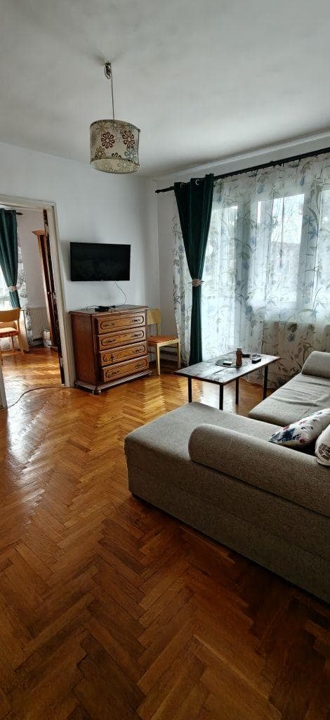 Inchiriez apartament 2 camere, semidecomandat, Astra, Orizont