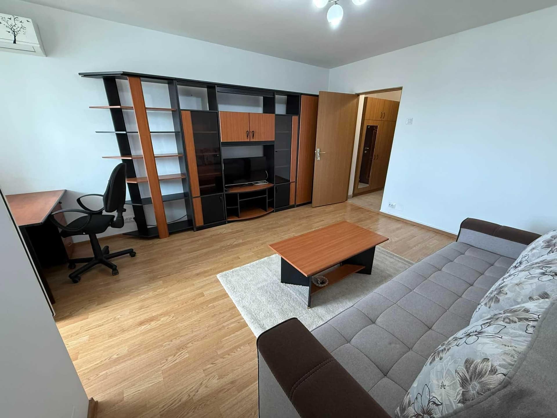 Proprietar, închiriez garsonieră Policlinica Titan