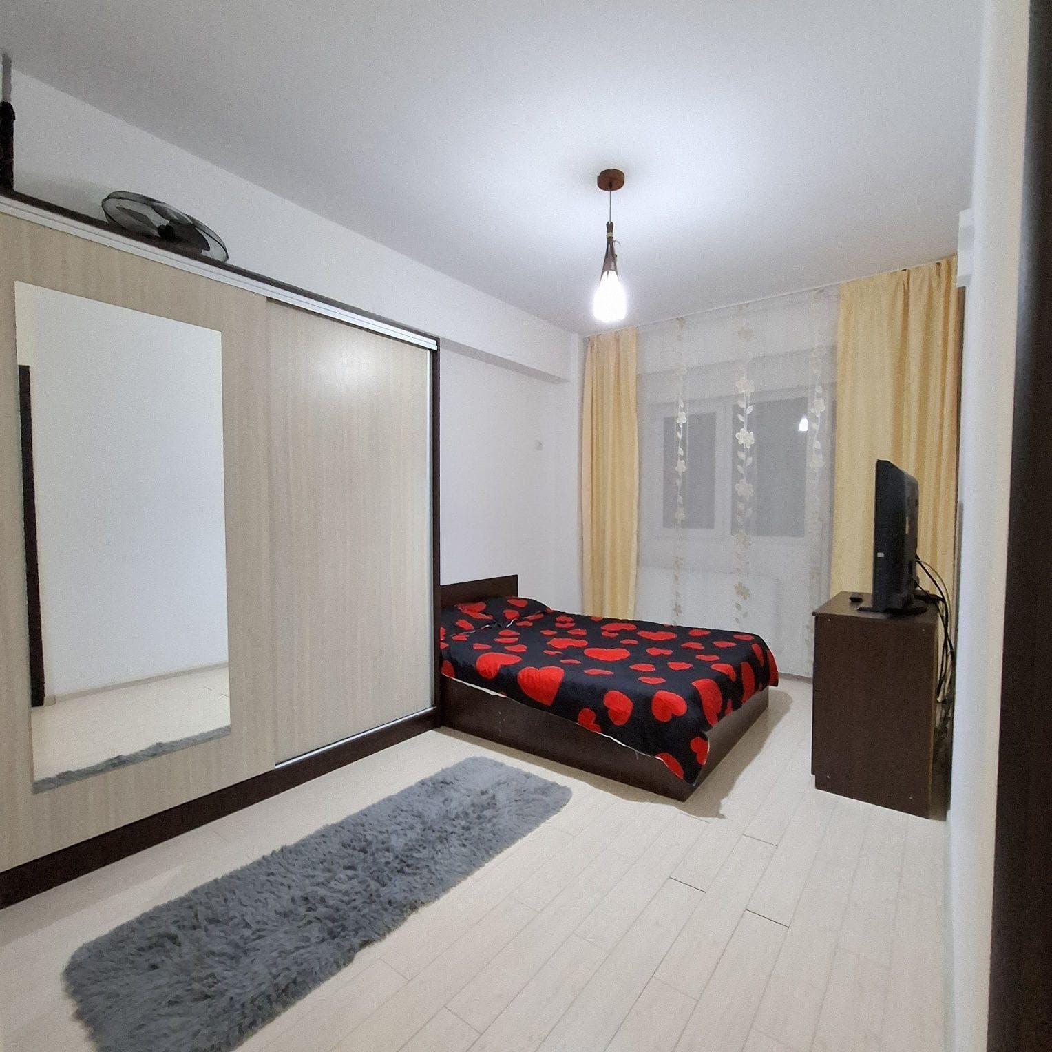 Proprietar Inchiriez Garsoniera in Militari Residence