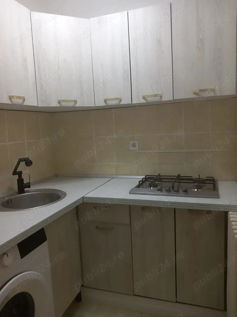 Închiriez garsonieră Far-Billa lângă căminele studențești