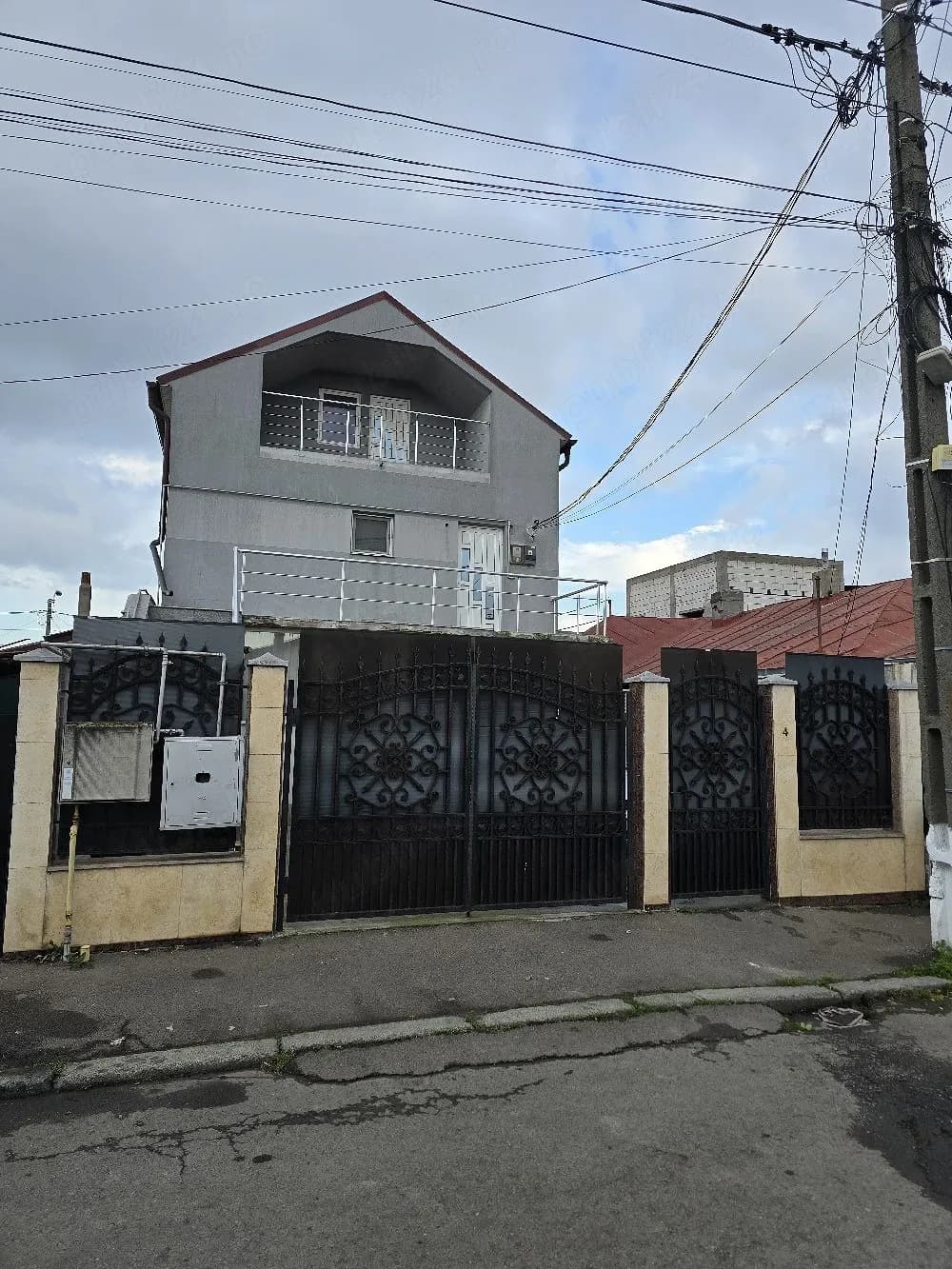 Casa P+1+M zona Brătianu sau schimburi imobiliare și auto