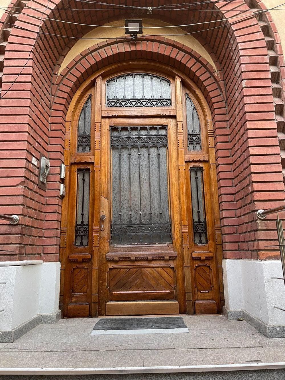 Vând apartament 2 camere ,zona capitale,Dorobanti