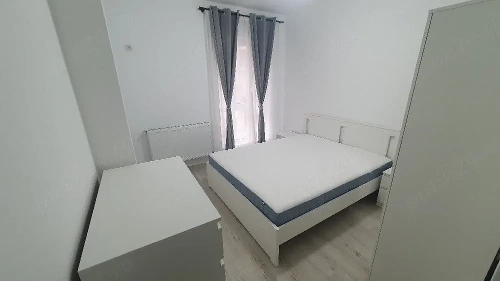 Vand apartament doua camere decomandat