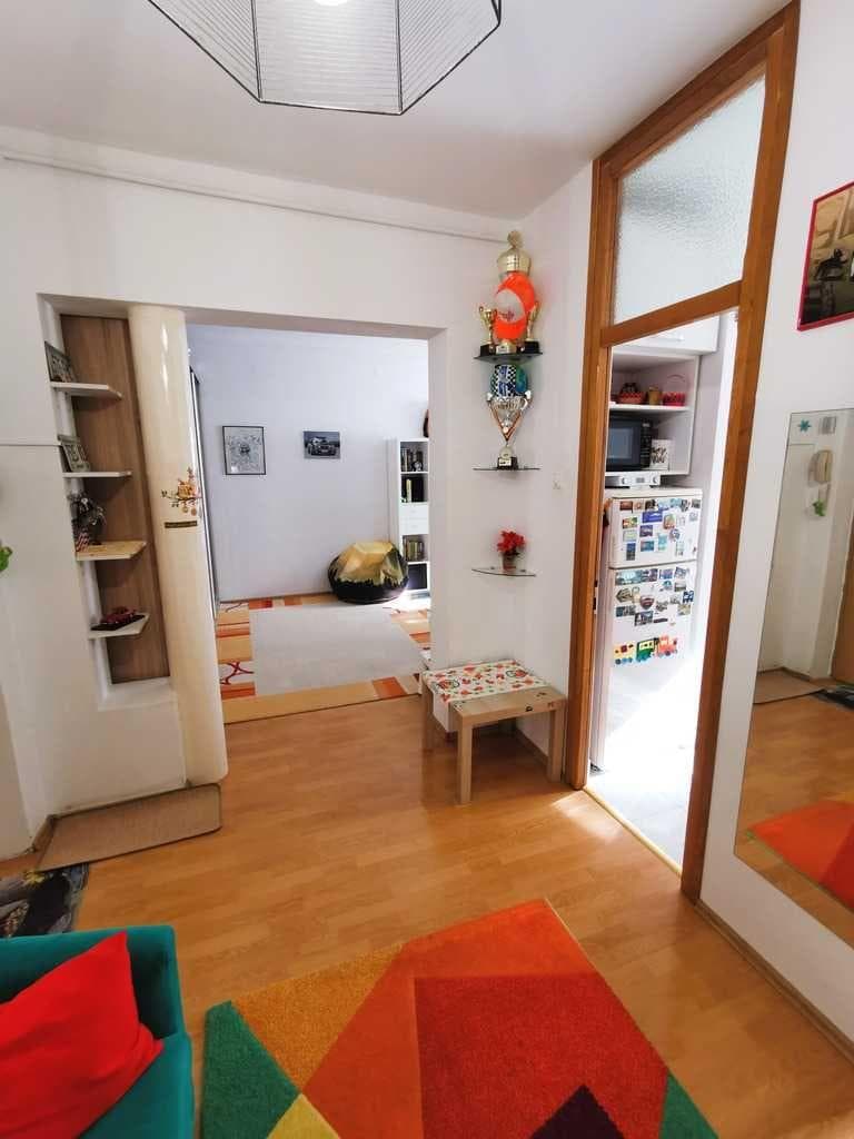 Vând apartament 40 mp, cartier Gruia + garaj individual in bloc - imagine 2