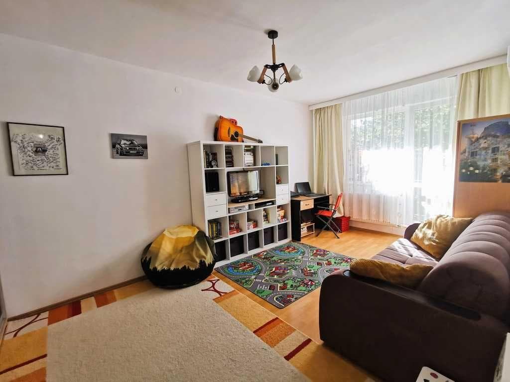 Vând apartament 40 mp, cartier Gruia + garaj individual in bloc - imagine 3