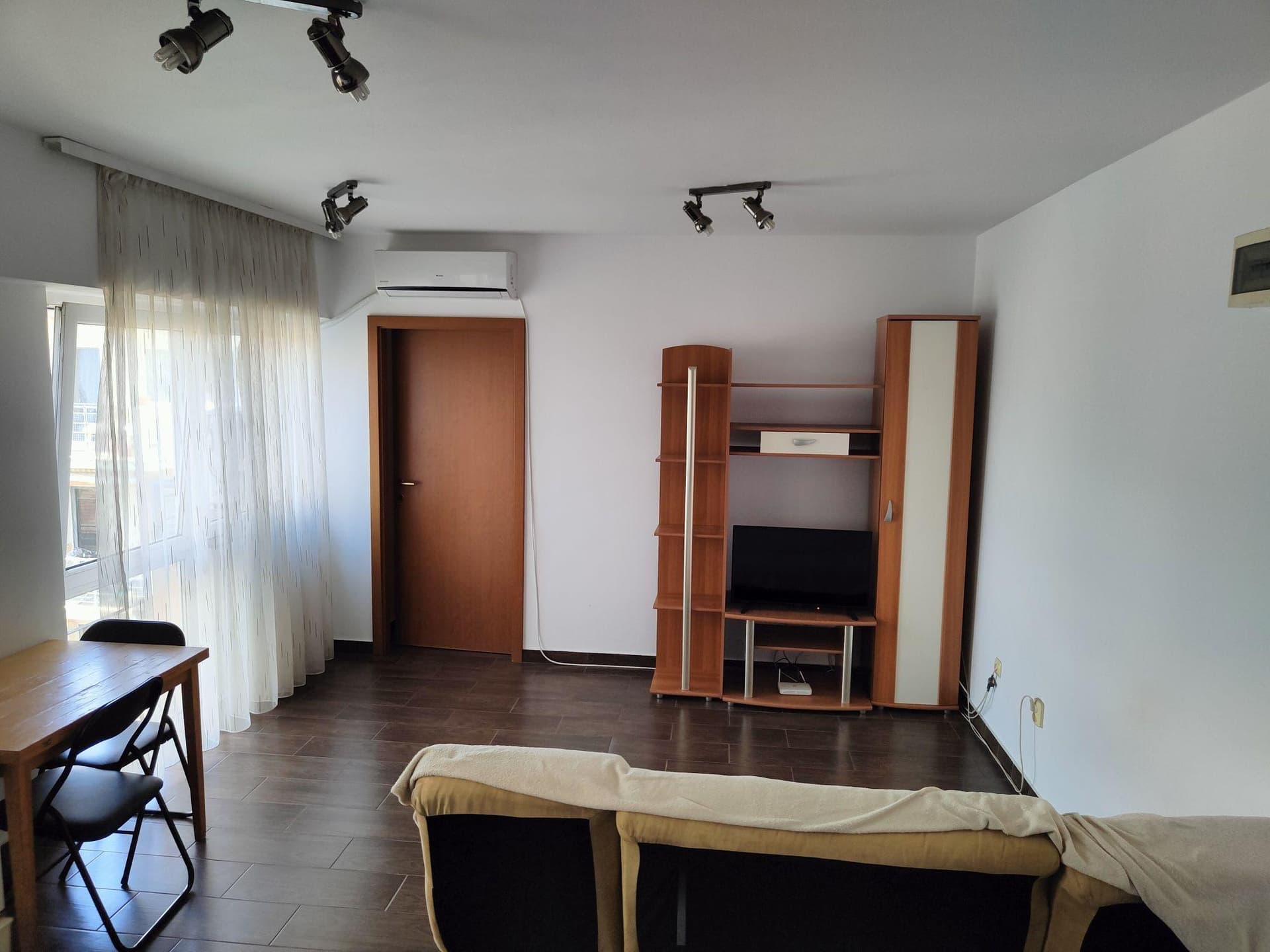 Vand apartament 1 camera 40mp ideal investitie - imagine 4