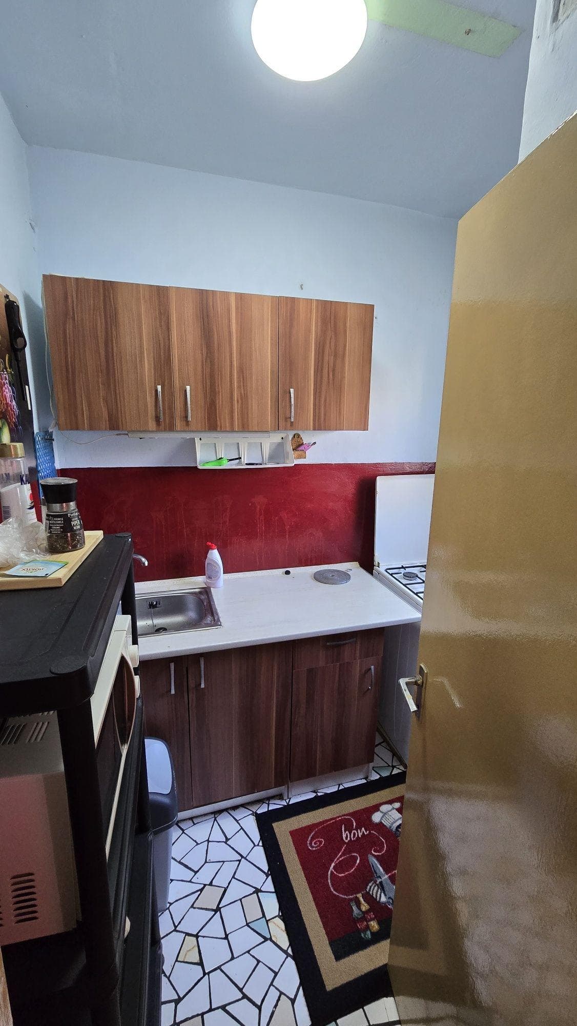 Pers fiz. vând garsonieră cu balcon, mobilat utilat, etaj 1 cu parcare - imagine 4