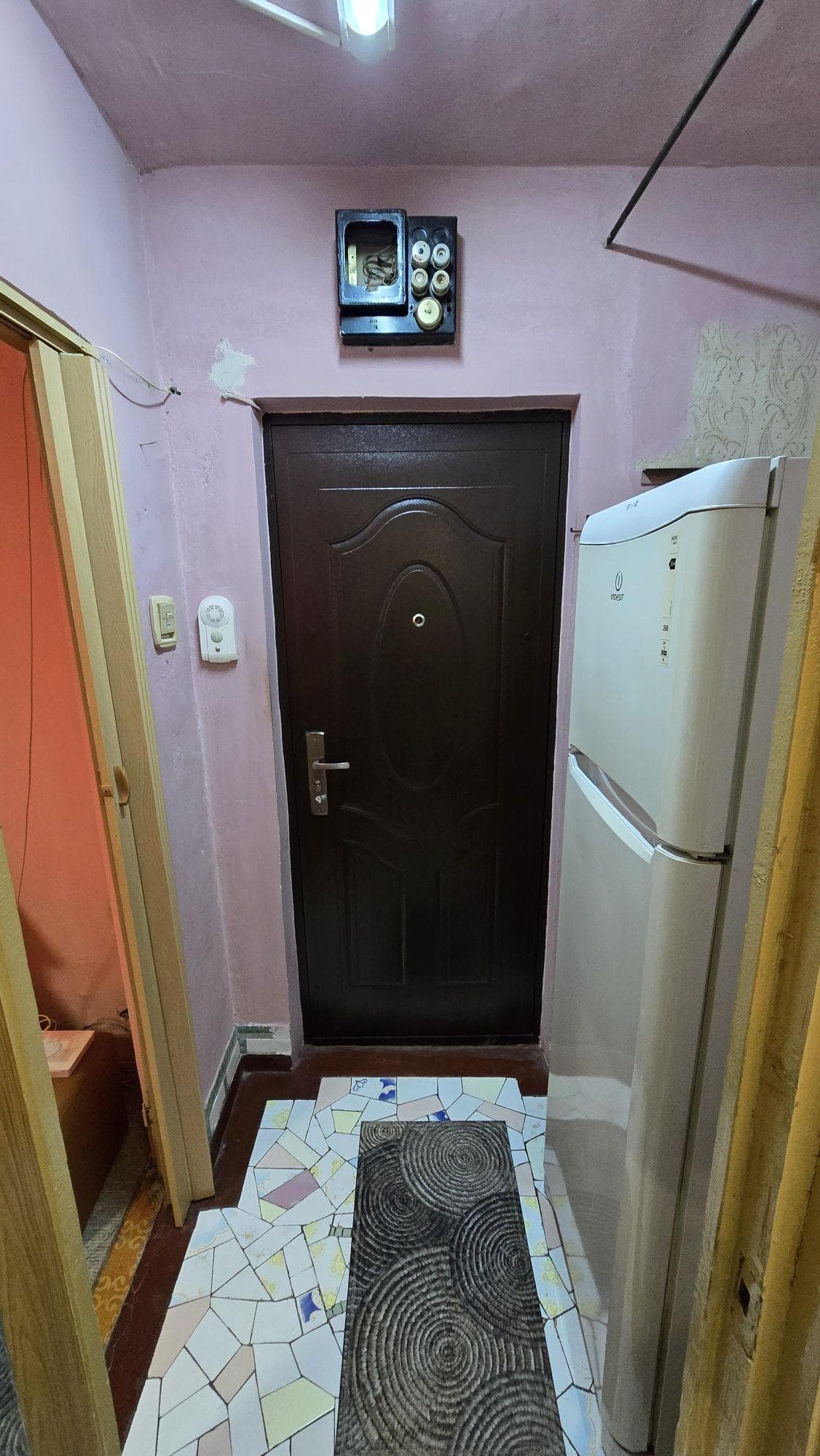 Pers fiz. vând garsonieră cu balcon, mobilat utilat, etaj 1 cu parcare - imagine 7