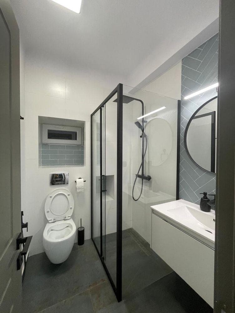 P.F. vand apartament cu 1 camera/gars., central,cu preluare de chirias - imagine 4