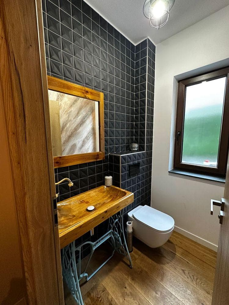 Apartament lux in vilă + curte - imagine 2