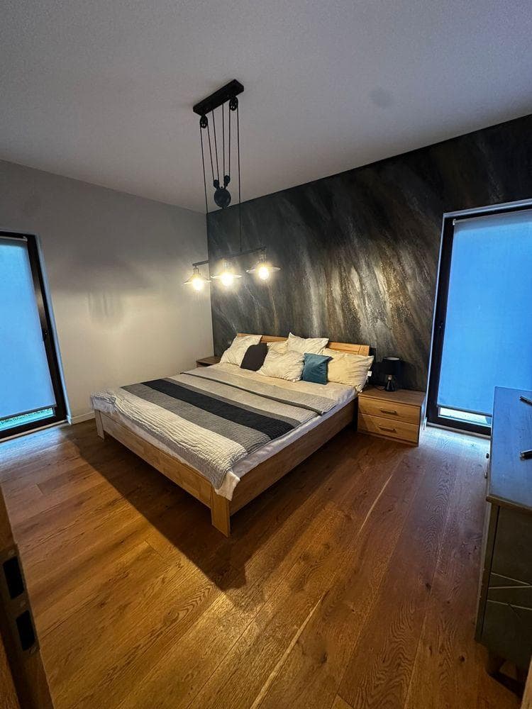 Apartament lux in vilă + curte - imagine 4