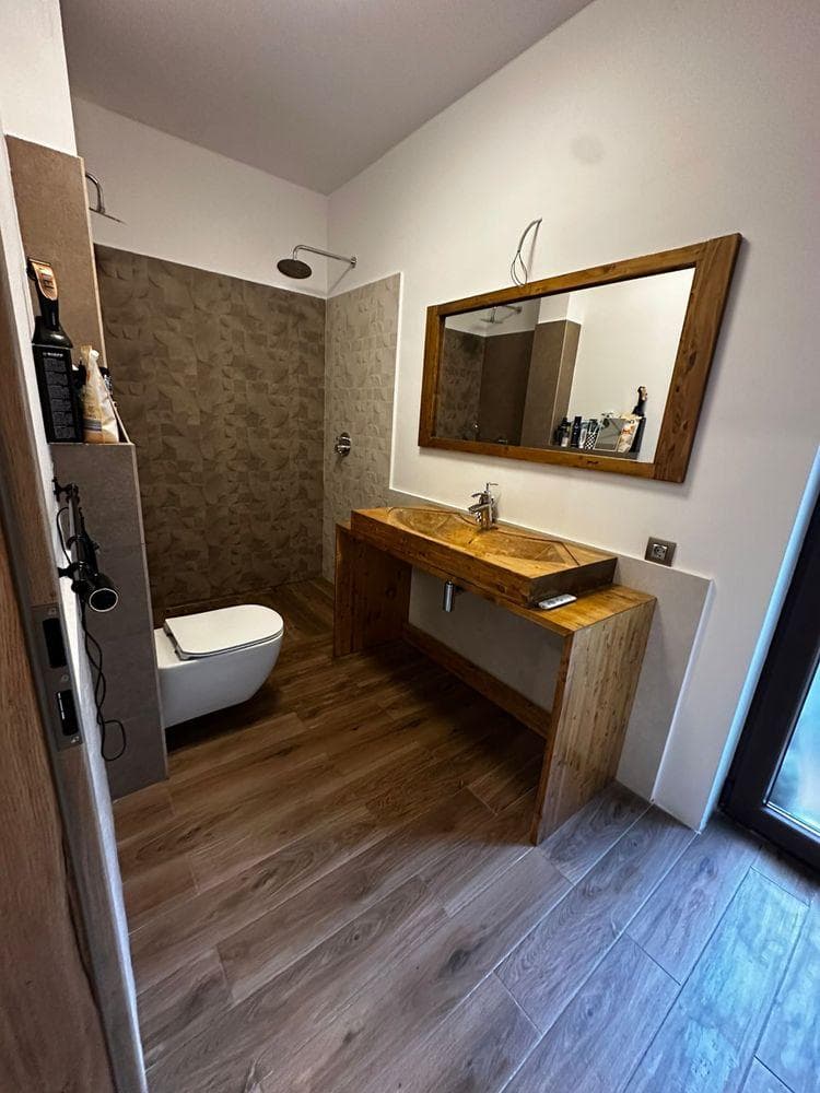 Apartament lux in vilă + curte - imagine 6