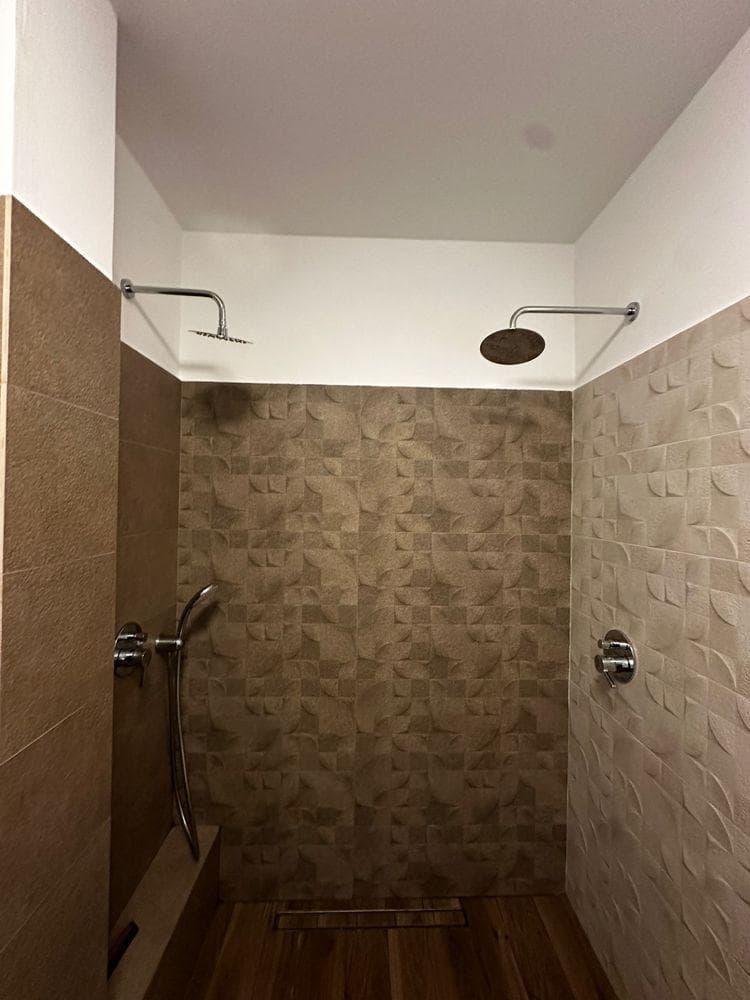 Apartament lux in vilă + curte - imagine 7