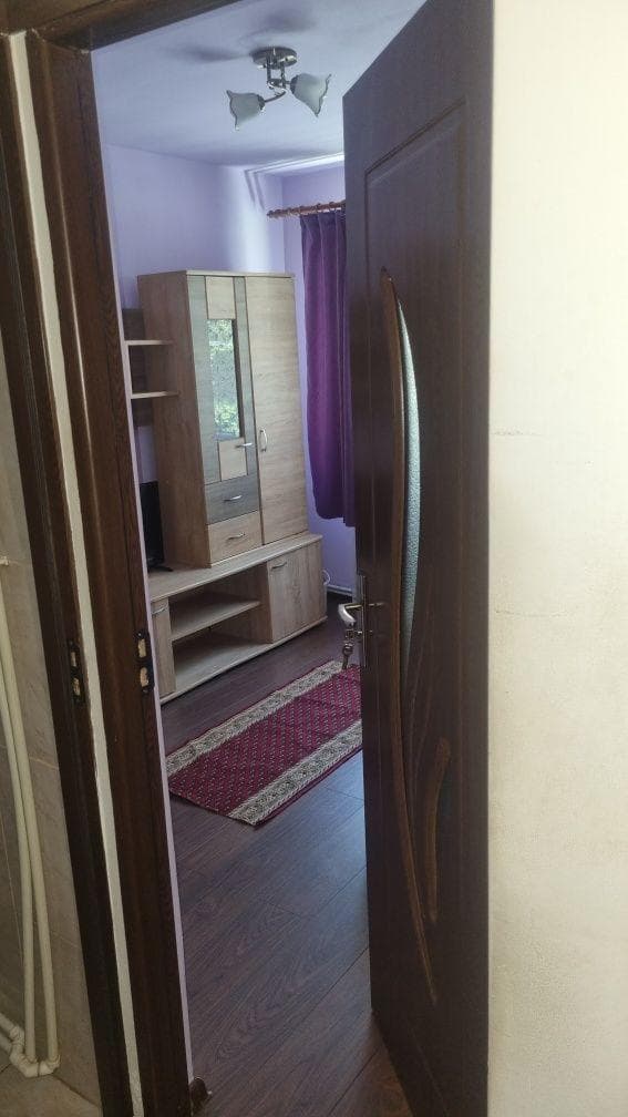 Persoană fizică Vând apartament cu 3 camere în Mănăștur