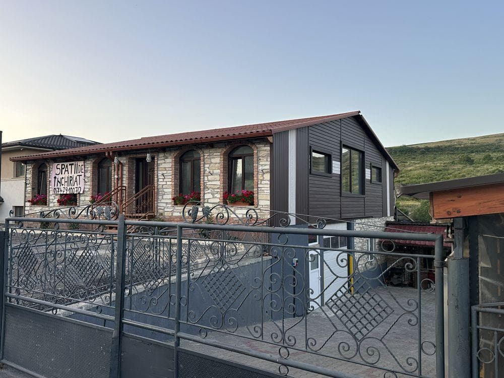 Închiriez spatiu - imagine 1