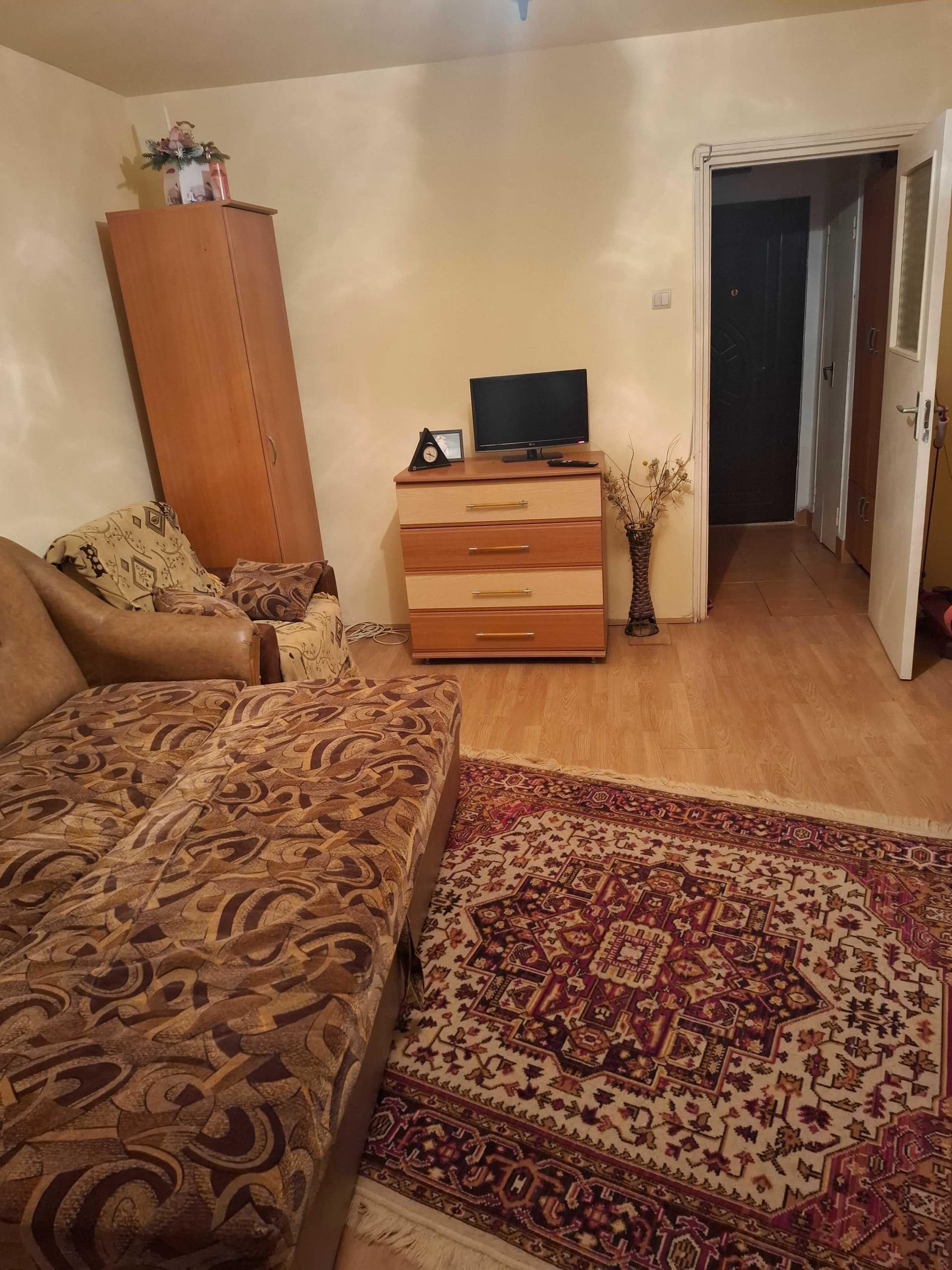 persoana fizica ofer spre inchiriere garsoniera in Manastur - imagine 1