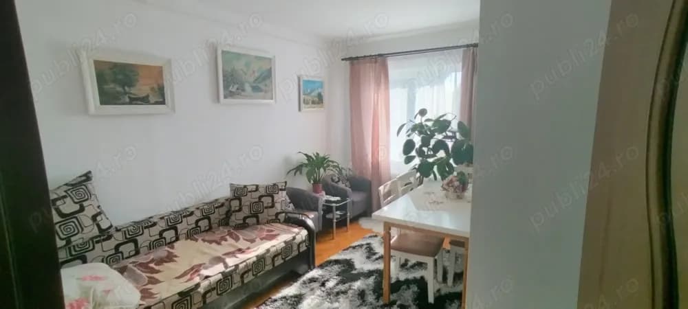 Vand apartament 2 camere - imagine 1