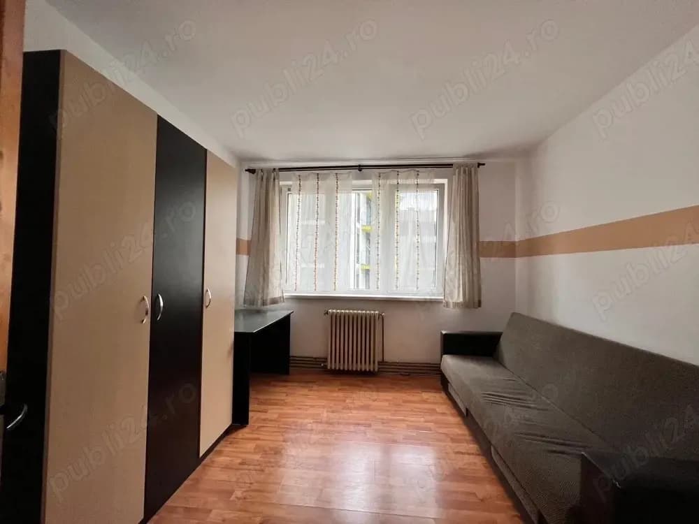 Vand apartament zona centrala, cu 3 camere decomandate - proprietar - imagine 1