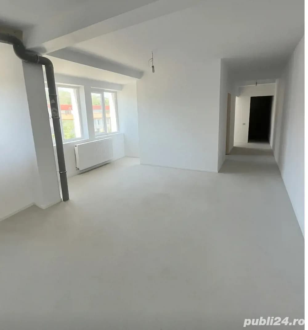Apartament cu 3 camere -Str. Eroilor Floresti zona Spartan - imagine 1