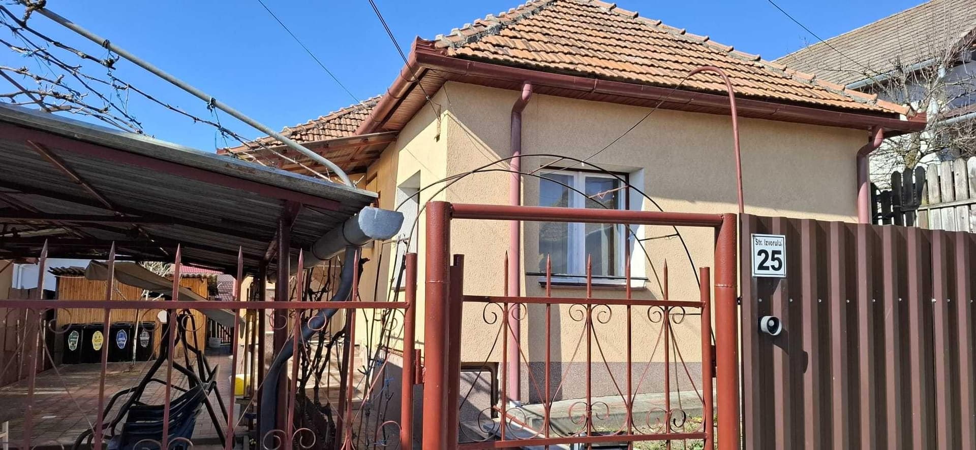 Proprietar PF vand casa in Dambul Rotund cu acces la doua strazi
