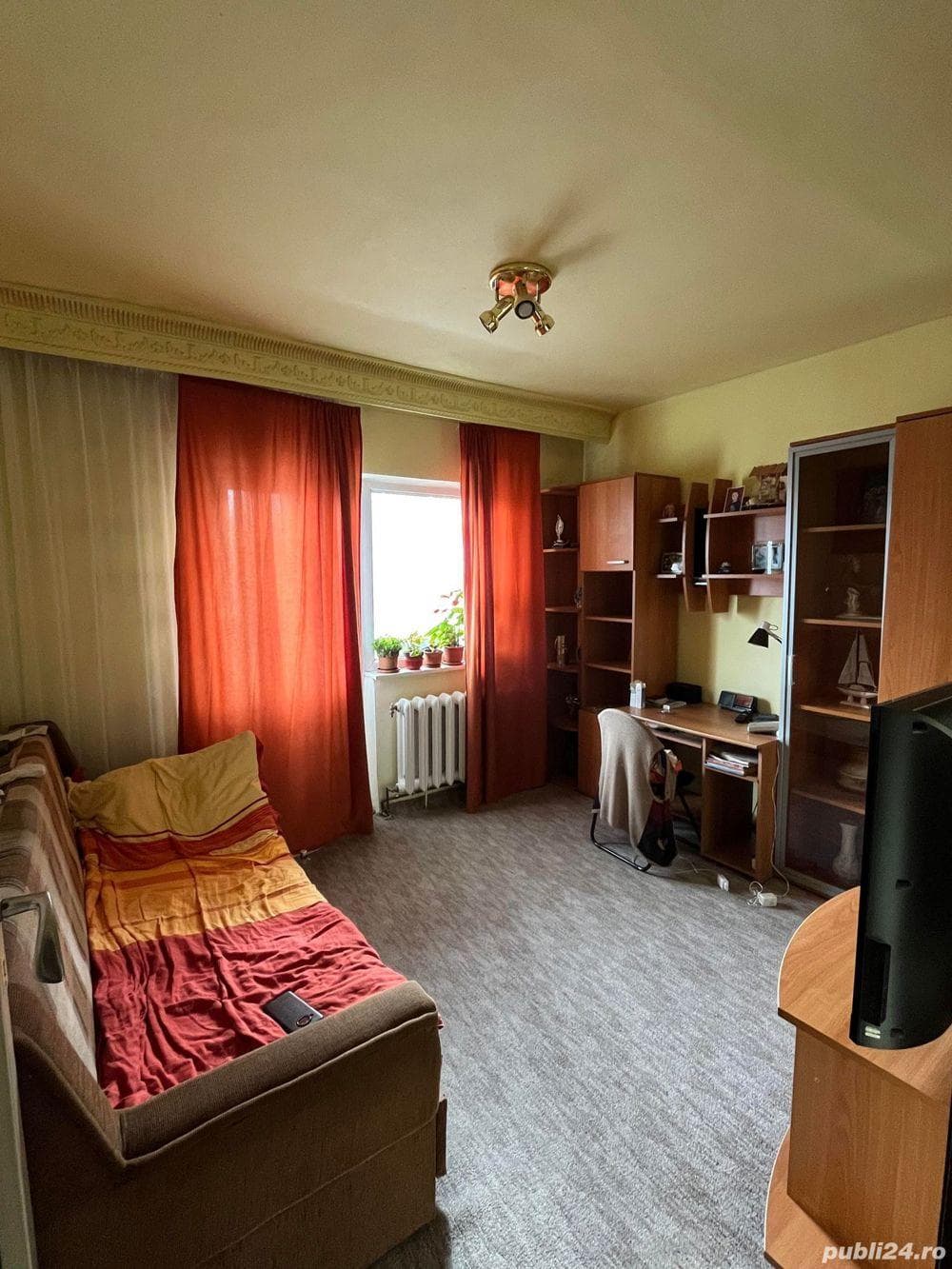 vand schimb  3 cam.70mp str primaverii